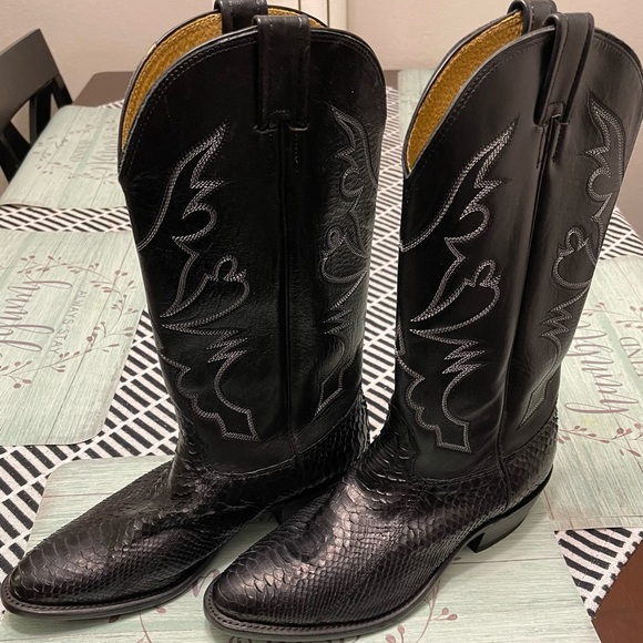 *SOLD* Cavender’s Black Genuine Python boots size 10EE. - Picture 2 of 5